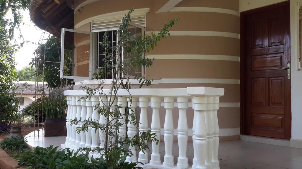 Brownstone Country Home Лира Экстерьер фото